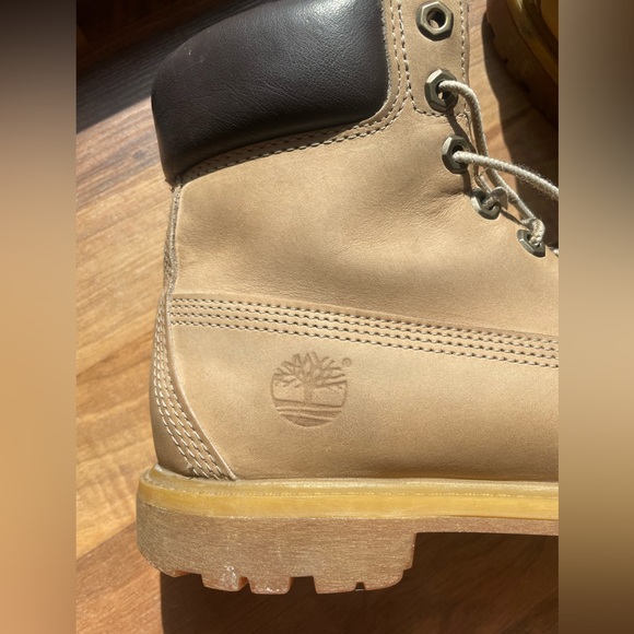 Women's Timberland Premium 6-Inch Waterproof Boot Size 8 - Picture 4 of 13